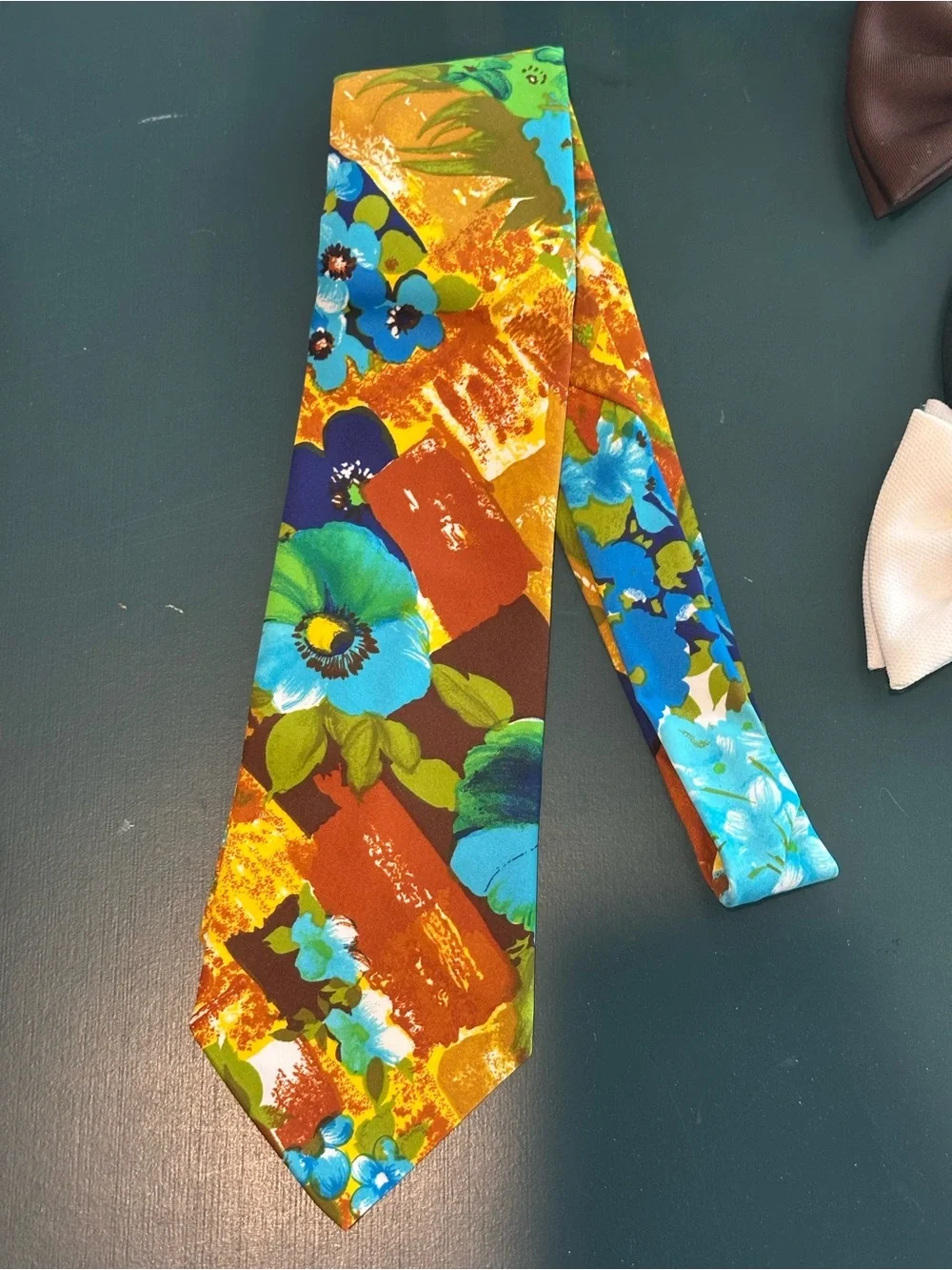 Kids Floral Necktie with Three Bow Clips - Multi/White/Brown/Green